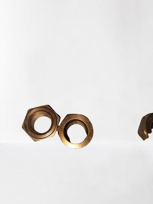 Noix de soudure hexagonale en acier inoxydable pour tuyaux d'échappement lourds