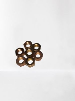 Noix de soudure hexagonale en acier inoxydable pour tuyaux d'échappement lourds