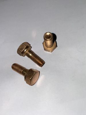 Série 190 12V. 03.53B Pièces moteur Tête de bouteille Évacuateur vis de port Composant standard