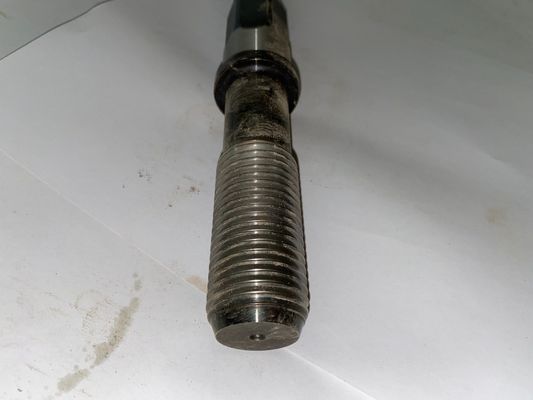 Demande personnalisée pièces moteur roulement principal localisateur boulon pour générateur de gaz de la série 190