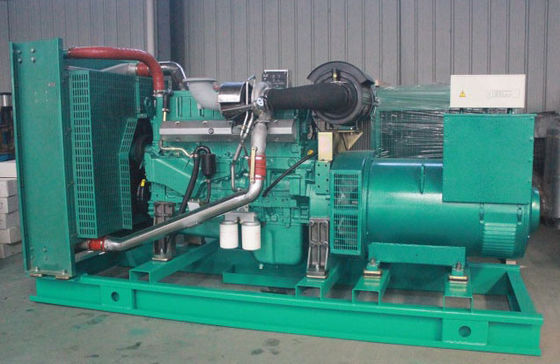 Générateur diesel de 100 kW sans pinceau Genset refroidi à l'eau avec réservoir de carburant de base Y100